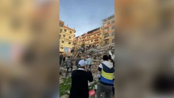 بالفيديو: انهيار مبنى في طرابلس بالفيديو: انهيار مبنى في طرابلس