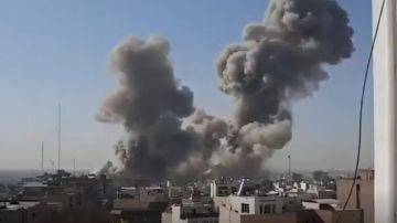 بالفيديو: قصف وانفجارات في أنحاء إيران