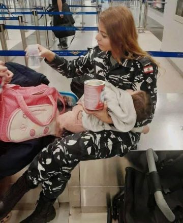 كرنيب كرم المعاون أول ناديا ناصر لرعايتها رضيعة في المطار