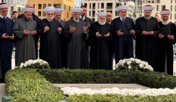 المفتي دريان عند ضريح الحريري: لن ينسى اللبنانيون هذا الزمن الجميل المفتي دريان عند ضريح الحريري: لن ينسى اللبنانيون هذا الزمن الجميل