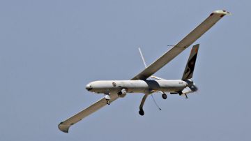 محلقات إسرائيلية تلقي قنبلتين على حفارتين في بلدة عيتا الشعب محلقات إسرائيلية تلقي قنبلتين على حفارتين في بلدة عيتا الشعب