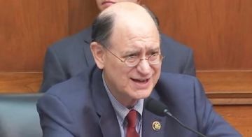 نائب ديمقراطي أميركي: فرصة تاريخية لنزع سلاح حزب الله نائب ديمقراطي أميركي: فرصة تاريخية لنزع سلاح حزب الله