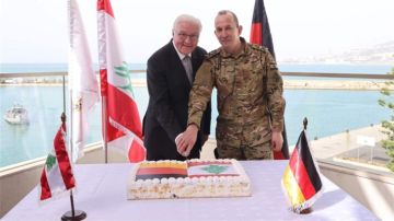 الرئيس الالماني زار المدرسة البحرية في قاعدة جونية البحرية والتقى قائد الجيش