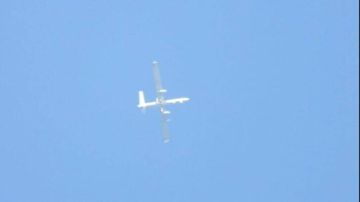 مسيرة اسرائيلية تحلق على علو منخفض فوق الضاحية الجنوبية لبيروت مسيرة اسرائيلية تحلق على علو منخفض فوق الضاحية الجنوبية لبيروت