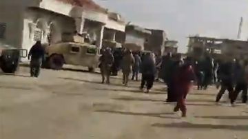 بالفيديو: الجيش يصادر آليات لـالحزب... والأهالي يعترضونه