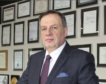 حين يطاع القوي ويستضعف العقل يختل الوطن