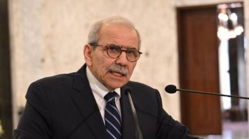 سلام يكلف حنين السيد لزيارة ضريح الحريري