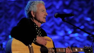 وفاة كاتب أشهر أغنيات مادونا عن 75 عاما