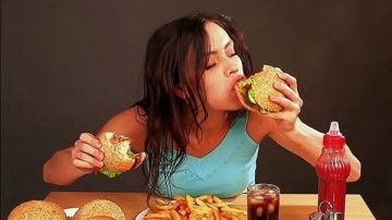 العادات الغذائية الخاطئة وأضرارها على الجسم