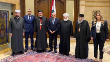 بري عرض مع زواره للمستجدات وشؤونا تشريعية وتابع مع وفد طرابلسي ملف الأبنية المتصدعة بري عرض مع زواره للمستجدات وشؤونا تشريعية وتابع مع وفد طرابلسي ملف الأبنية المتصدعة