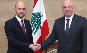 رئيس الجمهورية استقبل وزير الخارجية الفرنسي: انسحاب إسرائيل وانتشار الجيش حتى الحدود مدخل أساسي لحل الوضع في الجنوب وكل المعابر مضبوطة بالكامل ولا صحة للادعاءات عن تهريب أسلحة واموال بارو نوه بقرارات الدولة الشجاعة