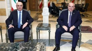 وزيرا الدفاع والداخلية يؤكدان: ملف رواتب العسكريين أولوية وطنية