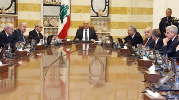 الرئيس عون دعا في مستهل جلسة مجلس الوزراء إلى الوقوف دقيقة صمت حدادا على أرواح ضحايا طرابلس وهنأ بحلول شهر رمضان