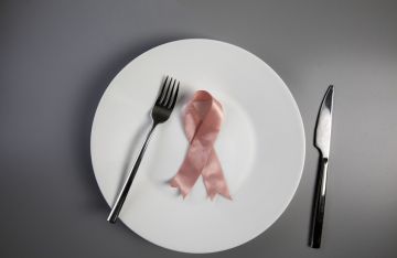 العادات الغذائية وعلاقتها بخطر الإصابة بسرطان الثدي العادات الغذائية وعلاقتها بخطر الإصابة بسرطان الثدي