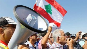 القطاع العام يلوح بالإضراب المفتوح