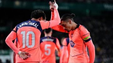 برشلونة يعزز صدارته بالفوز على إلتشي