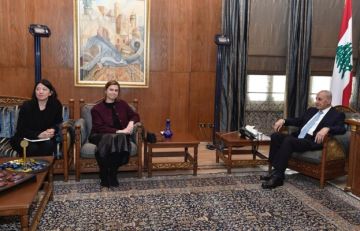 بري تابع الأوضاع العامة والمستجدات خلال استقباله رئيس المجلس الأعلى للجمارك والسيناتور الأميركية سلوتكين