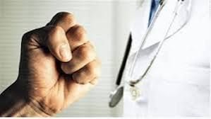 تكرر الاعتداءات على الجسم الطبي في لبنان: أزمة تهدد الصحة والإنسانية