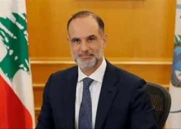 وزير الأشغال: لم نتخذ أي قرار بعد بشأن إغلاق المجال الجوي اللبناني ونتابع المستجدات ليبنى على الشيء مقتضاه