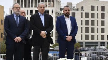 فرعون زار ضريح الحريري: هذا هو الطريق الوحيد للتعويض عن الخسارة الكبيرة فرعون زار ضريح الحريري: هذا هو الطريق الوحيد للتعويض عن الخسارة الكبيرة