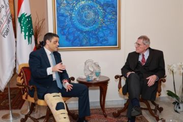 مدير عام مرفأ بيروت بحث مع المبعوث الفرنسي لمبادرة IMEC موقع المرفأ ضمن المشروع وتطوير بنيته التحتية مدير عام مرفأ بيروت بحث مع المبعوث الفرنسي لمبادرة IMEC موقع المرفأ ضمن المشروع وتطوير بنيته التحتية