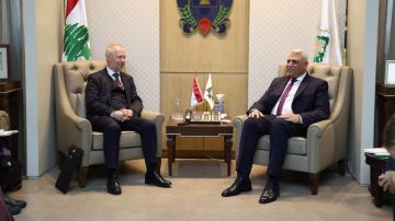 اللواء شقير عرض و نائب وزير الهجرة السويدي سبل التعاون