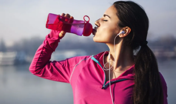 الماء المملح.. فائدة حقيقية أم صيحة زائفة؟