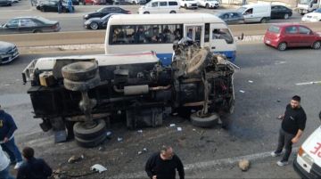 التحكم المروري: قتيل نتيجة انقلاب صهريج على اوتوستراد العقيبة باتجاه عمشيت التحكم المروري: قتيل نتيجة انقلاب صهريج على اوتوستراد العقيبة باتجاه عمشيت