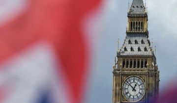 الحكومة البريطانية تعلن سحب موظفيها موقتا من إيران الحكومة البريطانية تعلن سحب موظفيها موقتا من إيران