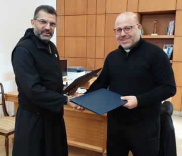 توقيع اتفاقية تعاون بين مطرانية أنطلياس المارونية وجامعة الروح القدس الكسليك لحفظ التراث الكنسي