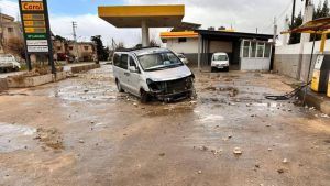 جريح في عملية سلب عند مفرق رياق