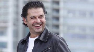 سامر المصري و عابد فهد يشاركان راغب علامة الغناء على مسرح حفله في دبي