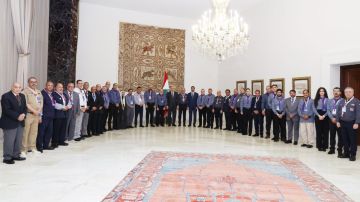 عون: الجيل الجديد بحاجة إلى من يوجهه ويقوده باتجاه المصلحة العامة عون: الجيل الجديد بحاجة إلى من يوجهه ويقوده باتجاه المصلحة العامة