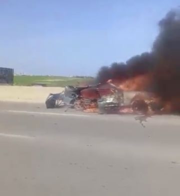 العدو يستهدف سيارة في منطقة انصارية في جنوب لبنان العدو يستهدف سيارة في منطقة انصارية في جنوب لبنان