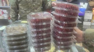 بالصور: سجائر ومعسل مهربة!