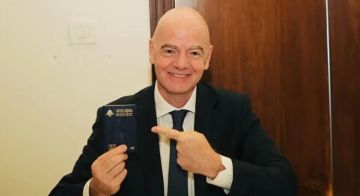 رسميا رئيس الفيفا يحصل على الجنسية اللبنانية