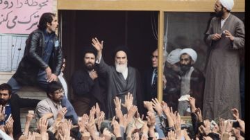 ذكرى عودة الإمام الخميني حين أسقط الطغيان وأحيا الأمة (تقرير)