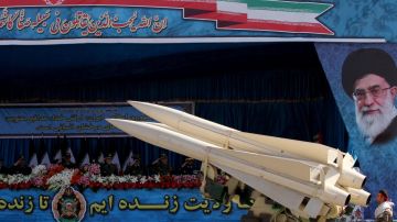 إيران تناور.. فأيهما أسرع: الاتفاق أم الحرب؟