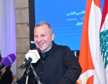 باسيل: التيار بدأ بمرحلة التقدم ونريد إجراء الانتخابات لاستعادة مقاعدنا وشعبيتنا التي صوروا للناس أننا خسرناها باسيل: التيار بدأ بمرحلة التقدم ونريد إجراء الانتخابات لاستعادة مقاعدنا وشعبيتنا التي صوروا للناس أننا خسرناها