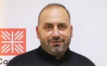 رئيس كاريتاس زار مركز وحدة الاستجابة في حالات: الشباب ركيزة بمسيرة العطاء والاستجابة بالأزمات