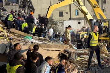 انتشال 14 جثة وانقاذ 9 والبحث لا يزال مستمرا عن ناجين انتشال 14 جثة وانقاذ 9 والبحث لا يزال مستمرا عن ناجين