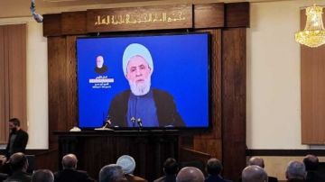 إحتفال تأبيني في مجمع الإمام المجتبى (ع) لمناسبة مرور ثلاثة ايام على وفاة السيد عبد الكريم نصرالله..والشيخ قاسم: خسرنا رجلا مربيا صالحا (تقرير)