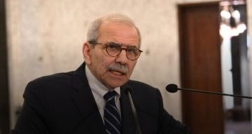 سلام يكلف حنين السيد لزيارة ضريح الحريري