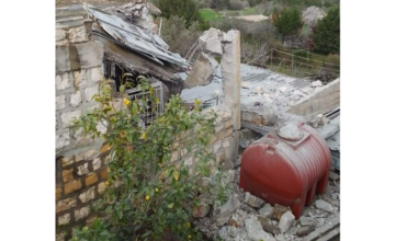 قصف مدفعي إسرائيلي استهدف بلدة يارون الجنوبية وتضرر أحد المنازل قصف مدفعي إسرائيلي استهدف بلدة يارون الجنوبية وتضرر أحد المنازل