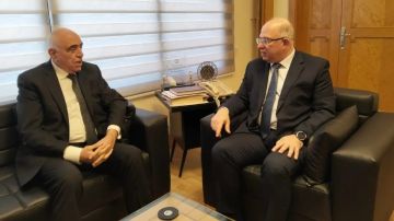 وزير العمل بحث مع نقيب المحررين في رسم انتساب الصحافيين إلى الضمان الاجتماعي والسعي لتخفيضه وزير العمل بحث مع نقيب المحررين في رسم انتساب الصحافيين إلى الضمان الاجتماعي والسعي لتخفيضه