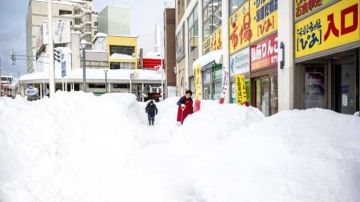مقتل 30 شخصا بسبب الثلوج الكثيفة في اليابان مقتل 30 شخصا بسبب الثلوج الكثيفة في اليابان