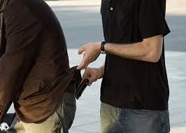 جريح في عملية سلب عند مفرق رياق