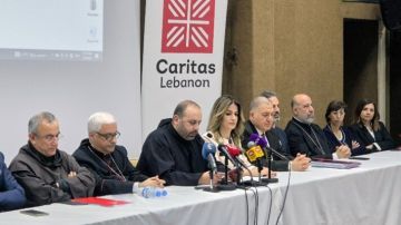 تسليم وتسلم في رئاسة كاريتاس لبنان بين الأبوين ميشال عبود وسمير غاوي تسليم وتسلم في رئاسة كاريتاس لبنان بين الأبوين ميشال عبود وسمير غاوي