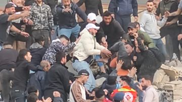 بالصورة: إنقاذ طفل من تحت الركام