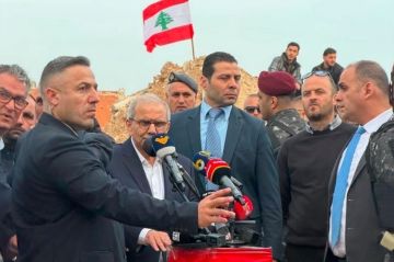 في اليوم الأول من زيارته جنوب لبنان... رئيس الحكومة: نعمل على مسارات الإغاثة وإعادة الإعمار وتوفير شروط التعافي